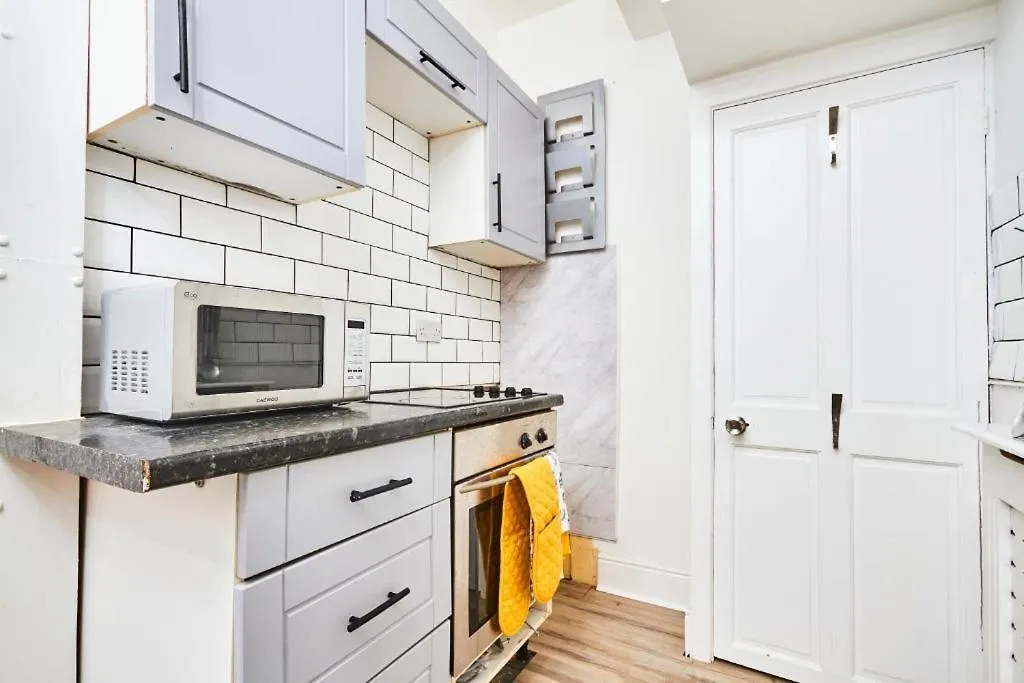 Holiday home 5 Minutes From Leeds City Centre - Parking Villa